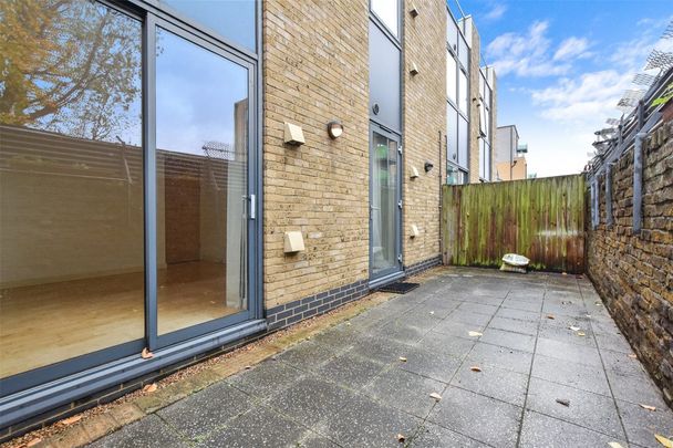 Vista Building, E3, London - Photo 1