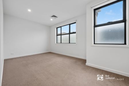 Well-Located Home Offering Comfort and Convenience - Photo 4