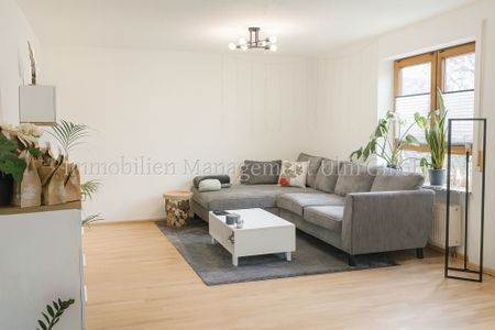 Geräumige 2-Zimmer-Wohnung mit Balkon und Hausmeisterservice! - Photo 3