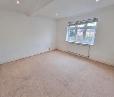 Woking Road, Guildford - 4 bedrooms Property for lettings - Seymours - Photo 6