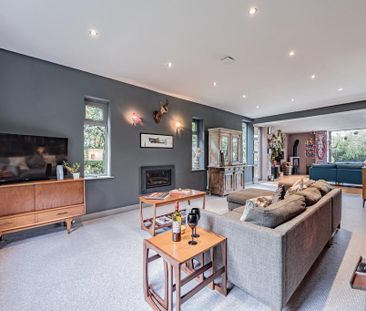 5 bedroom detached house to rent - Photo 1