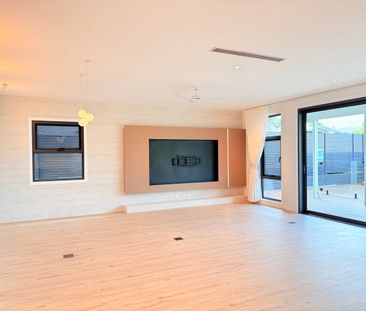 Luxury Family Living with Inground Pool, Premium Finishes and Designer Comfort - Photo 4
