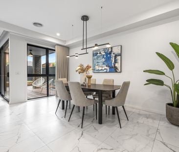 525B Springvale Road, Glen Waverley VIC 3150 - Townhouse For Rent |... - Photo 1