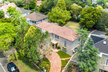 Idyllic Executive Residence in Heart of Pymble with Tennis Court and Pool - Photo 4