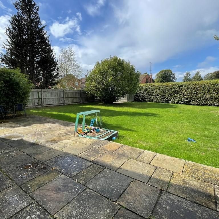 5 bedroom detached house to rent - Photo 1