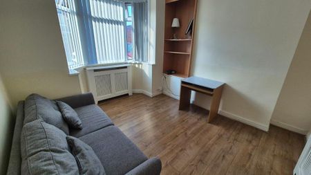 4 bedroom terraced house to rent - Photo 2