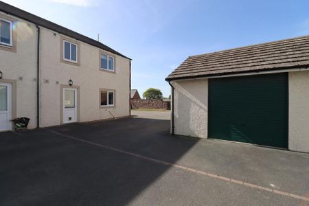 3 bedroom end of terrace house to rent - Photo 4