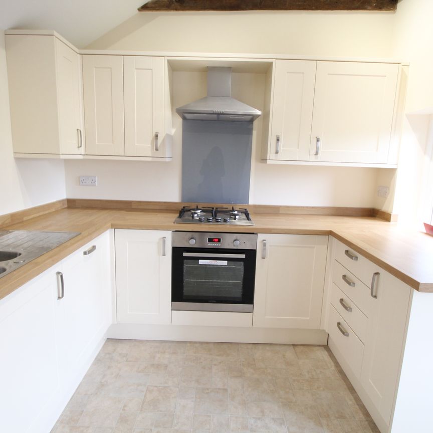 2 bedroom house to rent Bucklersbury, Hitchin, Hertfordshire, SG5 - Photo 1