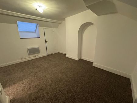 BeoleyRoadWest, REDDITCH - Photo 2