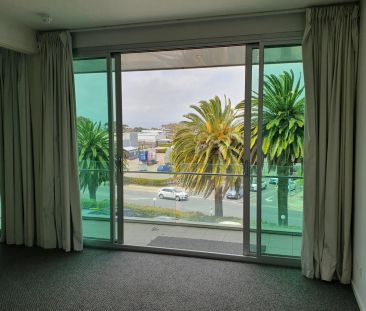 LUXURY 3-BEDROOM APARTMENT, WALKING DISTANCE TO WESTFIELD SHOPPING ... - Photo 5