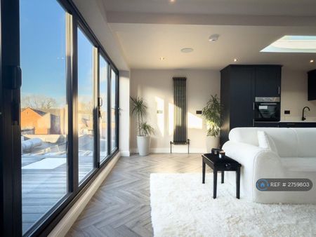 3 bedroom penthouse to rent - Photo 2