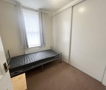 2 bedroom ground floor flat to rent - Photo 4
