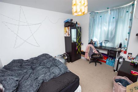 6 bedroom house to rent - Photo 3