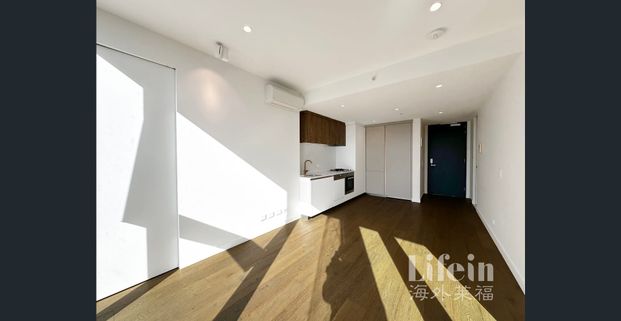 Elegant 2B2B Apartment in the Iconic Conservatory – Prime CBD Living - Photo 1