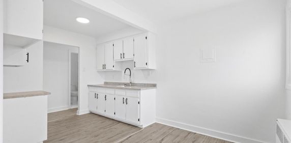 1 Bed 1 Bath - 6351 Boulevard Joseph-Renaud, Anjou - Photo 2