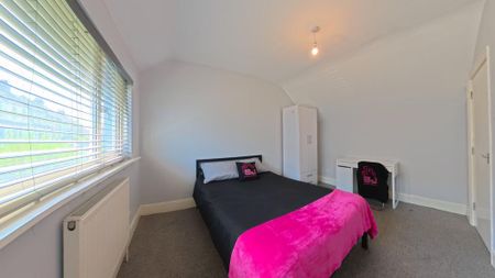 5 bedroom detached house to rent - Photo 4