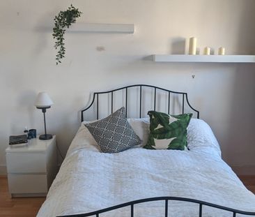 1 Bed Flat, Park Grove Road, E11 - Photo 2