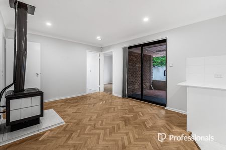 Beautifully Renovated Family Home in Peaceful Cul-de-Sac - Photo 3