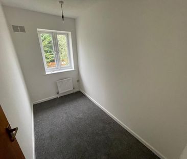 3 bedroom house to rent Branton Close, Luton, Bedfordshire, LU2 - Photo 2