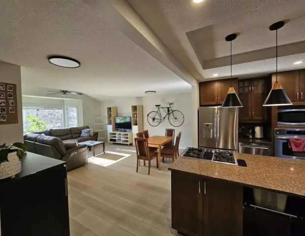 Room for Rent in a Cozy, Modern Home | 6512 36 Avenue Northwest, Calgary - Photo 1