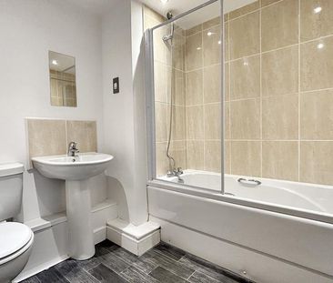 2 bedroom flat to rent - Photo 2