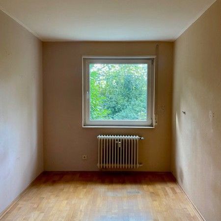 Familien willkommen - sanierte und renovierte 5-Zimmer-Wohnung mit Balkon - Photo 1