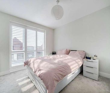 Buckthorn Grove, Cranleigh, Surrey, GU6 - Photo 5