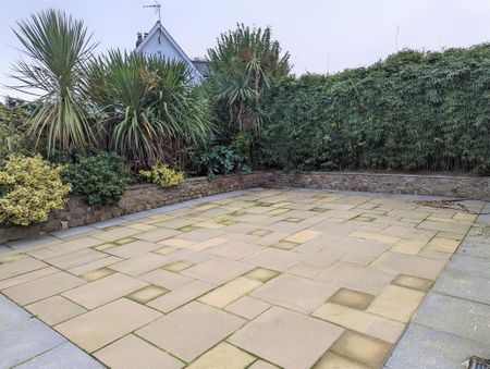 2 bedroom bungalow to rent - Photo 2