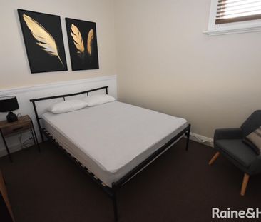 Fully Furnished & Central Apartment - Photo 5