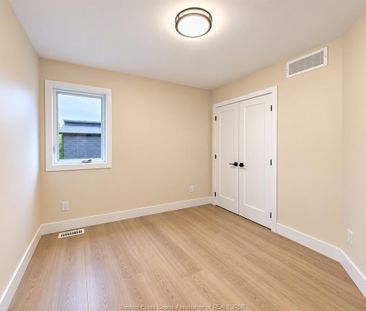 For Lease - 2420 BERNARD, Windsor, Ontario - Photo 6