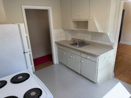 For Lease - 1024 O'connor Drive Unit# 304, Toronto, Ontario - Photo 5