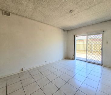 DOWNSTAIRS UNIT, AMAZING LOCATION! - Photo 5