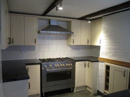 3 bedroom terraced house to rent - Photo 2