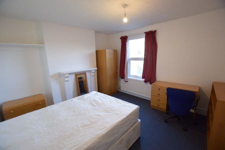 4 bedroom terraced house to rent - Photo 2