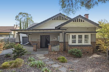 54 Maple Street, Blackburn VIC 3130 - House For Rent | Domain - Photo 4