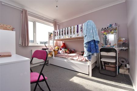 Kingsman Drive, Clacton-on-Sea, Essex, CO16 8UR - Photo 5