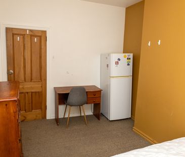 Boarding House Room – Ideal for Single Working Professional - Photo 4