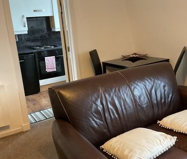 1 Bed Flat, Mount Street, AB25 - Photo 2