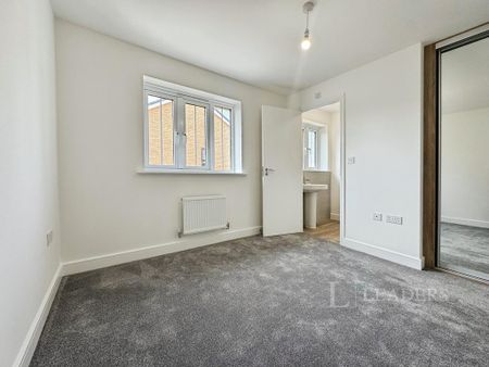 3 bedroom semi-detached house to rent - Photo 3