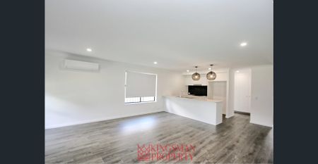 Modern Family Home - Photo 3