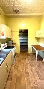 Available NOW - Quaint 4-bedroom solid brick home - Photo 3