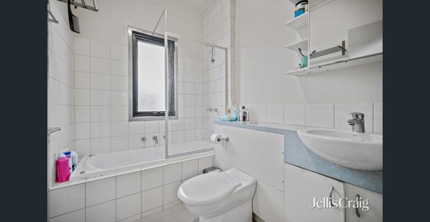 Modern Townhouse in Central Location - Photo 1