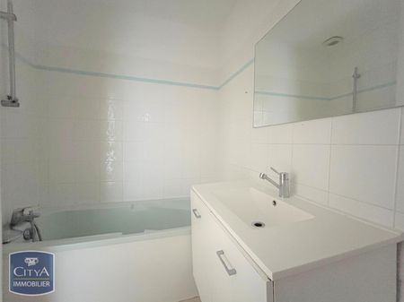 Location Appartement 3 pièces 64m² LIBOURNE 33500 - Photo 2