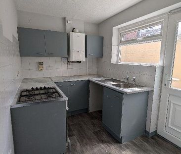 2 bedroom terraced house to rent - Photo 3