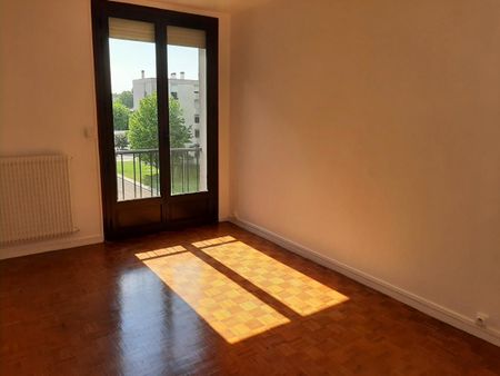 Location Appartement 4 pièces 67m² PESSAC 33600 - Photo 2