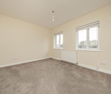 4 bedroom terraced house to rent - Photo 2