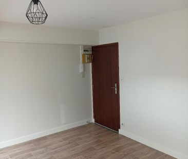 Location Appartement 1 pièce 17m² VICHY 03200 - Photo 1