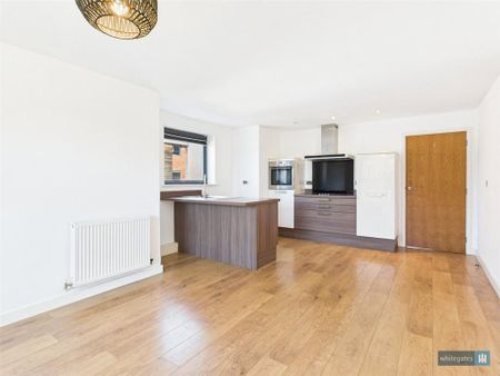 2 bedroom apartment to rent - Photo 4