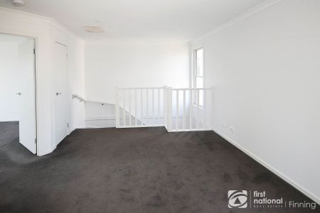 Perfectly Located - Photo 3