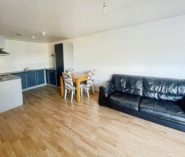 2 bedroom flat to rent - Photo 3
